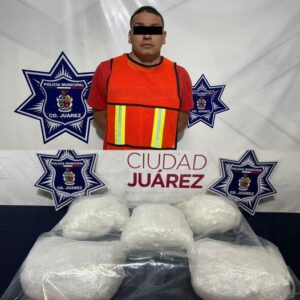 ARRESTAN A ESCOLTA DE SEGURIDAD PRIVADA EN POSESION DE 5 Kgs DE CRISTAL