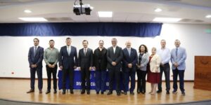 PRESENTAN OFICIALMENTE A LA NUEVA JEFA DE LA DIVISION CUAUHTEMOC-UACJ