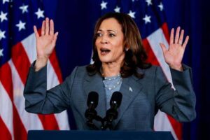 KAMALA HARRIS DICE QUE DONALD TRUMP ‘ESTA CADA VEZ MAS DESQUICIADO’