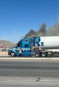 SE INCENDIA CABINA DE TRAILER EN LA GLORIETA DEL KILOMETRO 20