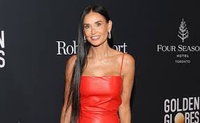 DEMI MOORE LLEGA A LOS 62 EN INMEJORABLE MOMENTO,,EXITOSA Y MUY GUAPA