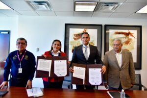 FIRMA SECRETARIO DE SEGURIDAD CONVENIO PARA AGILIZAR COMUNICACION ENTRE PERSONAS DETENIDAS Y ABOGADOS