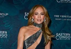 JENNIFER LOPEZ LLORA DURANTE UNA ENTREVISTA,,’FUE LO MEJOR QUE PUEDE HACER’